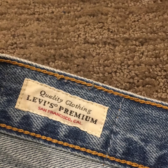 levi’s jean shorts - Picture 3 of 5